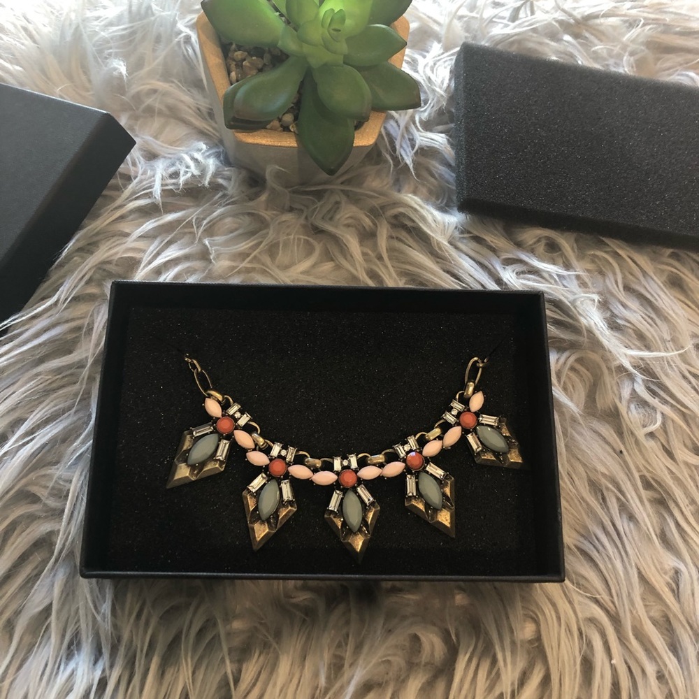 Jewelmint necklace NWT
